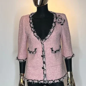 Chanel Swinger Jacket mit Brosche